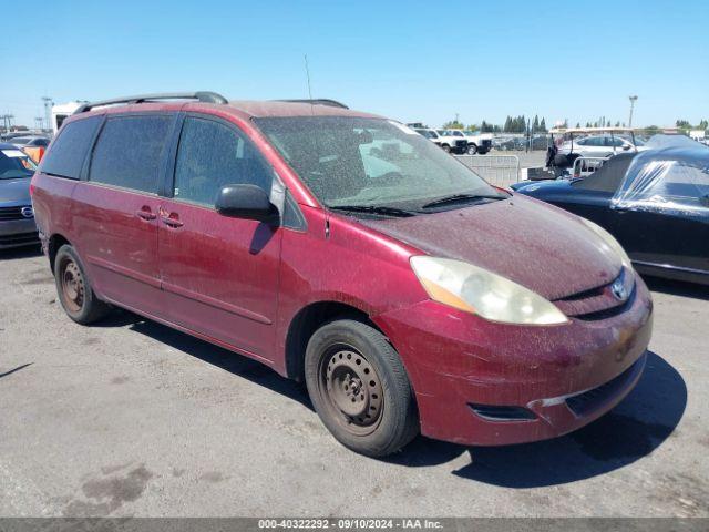  Salvage Toyota Sienna