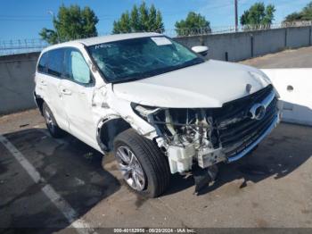  Salvage Toyota Highlander