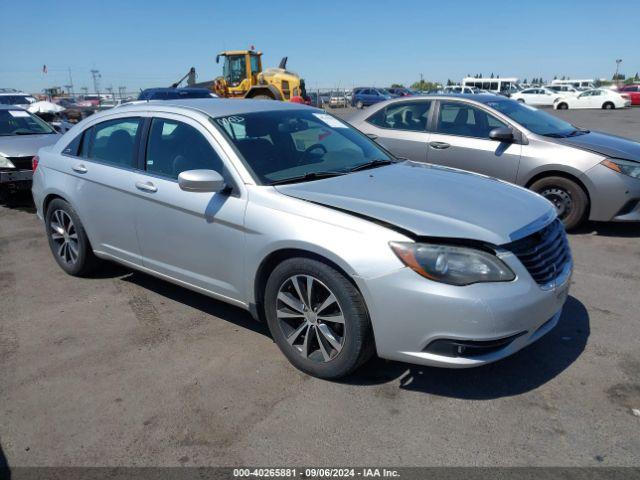  Salvage Chrysler 200