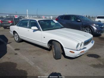  Salvage Jaguar Xj8