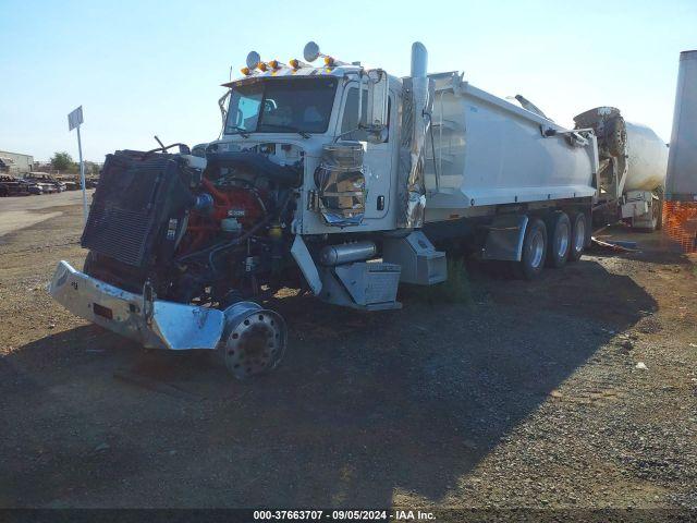  Salvage Peterbilt 389