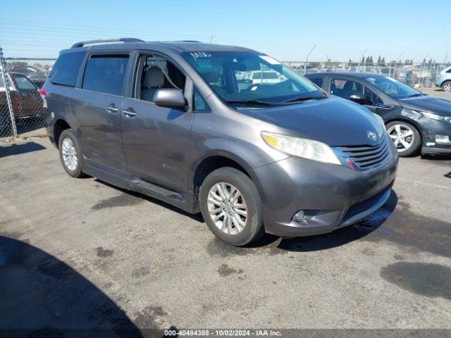  Salvage Toyota Sienna