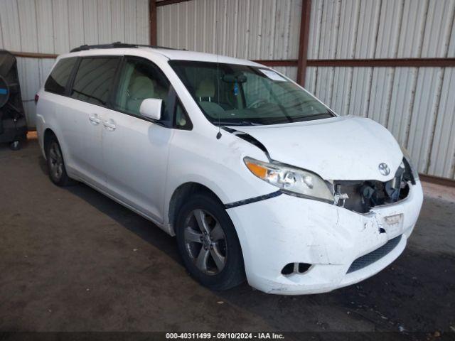  Salvage Toyota Sienna