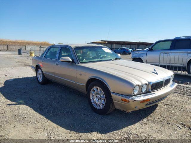  Salvage Jaguar Xj8