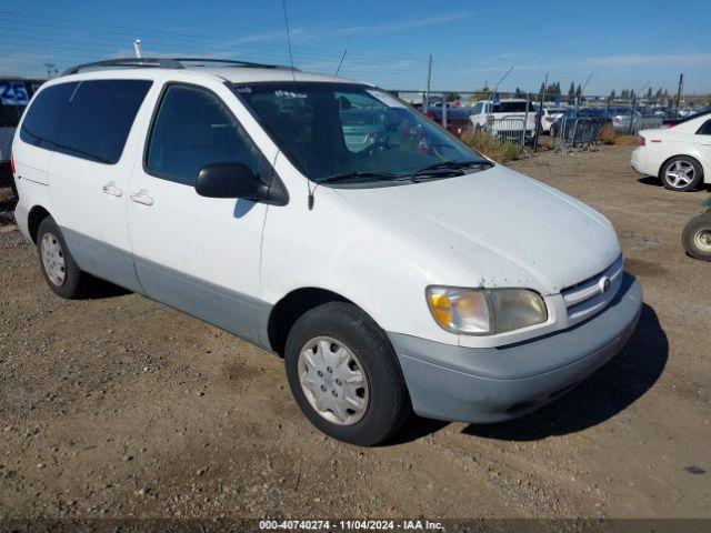  Salvage Toyota Sienna