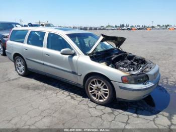  Salvage Volvo V70