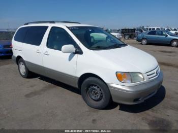  Salvage Toyota Sienna