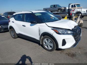  Salvage Nissan Kicks