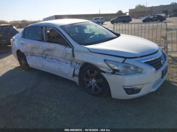  Salvage Nissan Altima