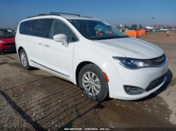  Salvage Chrysler Pacifica