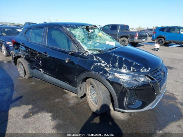  Salvage Nissan Kicks