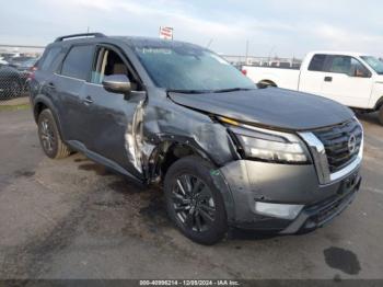  Salvage Nissan Pathfinder