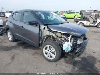  Salvage Nissan Kicks