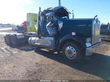  Salvage Kenworth W900