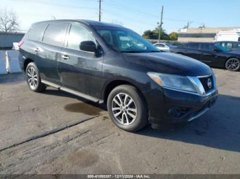  Salvage Nissan Pathfinder