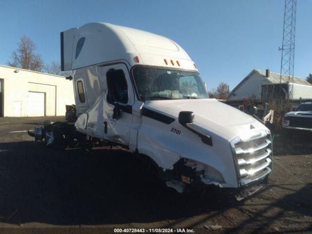  Salvage Freightliner New Cascadia 126