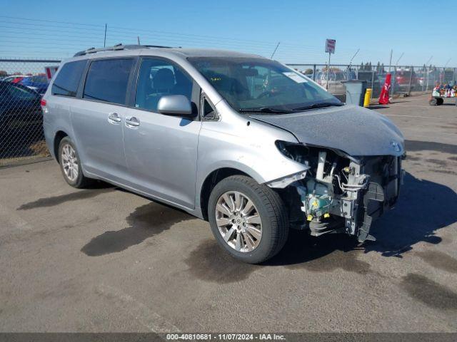  Salvage Toyota Sienna