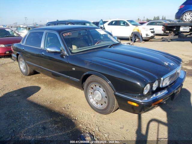  Salvage Jaguar Xj8