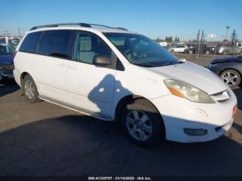  Salvage Toyota Sienna