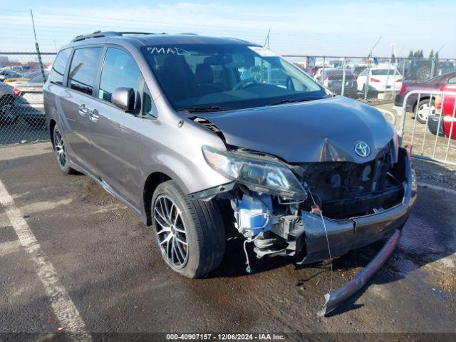  Salvage Toyota Sienna