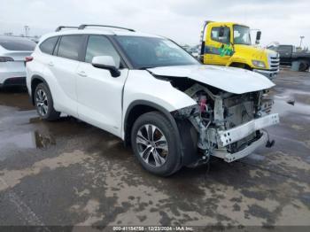  Salvage Toyota Highlander