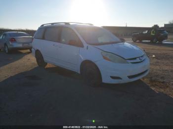  Salvage Toyota Sienna