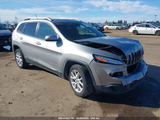  Salvage Jeep Cherokee