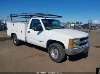  Salvage Chevrolet C3500 Chassis