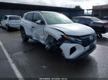  Salvage Hyundai TUCSON