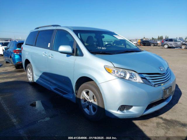  Salvage Toyota Sienna