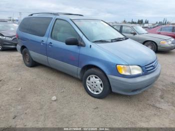  Salvage Toyota Sienna