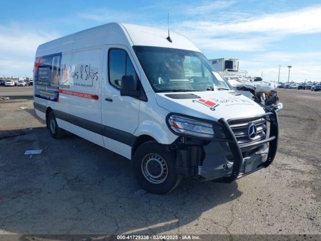  Salvage Mercedes-Benz Sprinter 2500