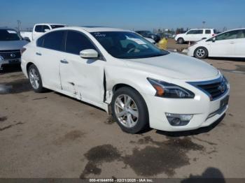  Salvage Nissan Altima