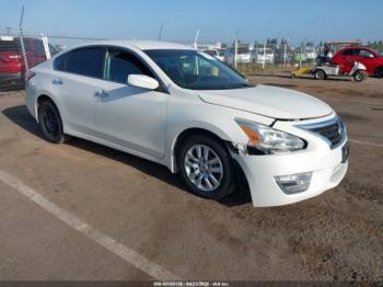  Salvage Nissan Altima
