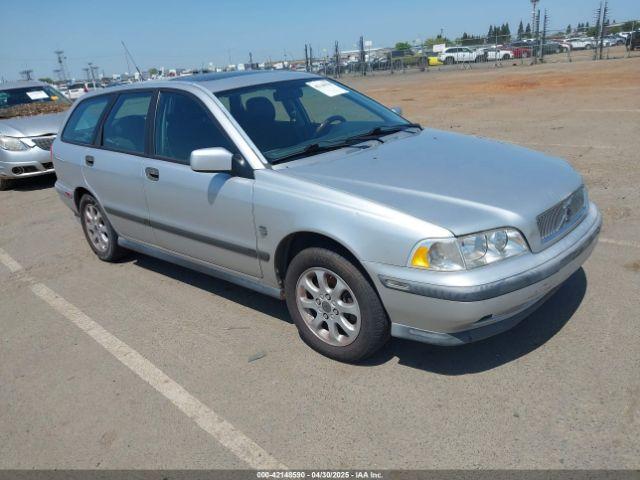  Salvage Volvo V40