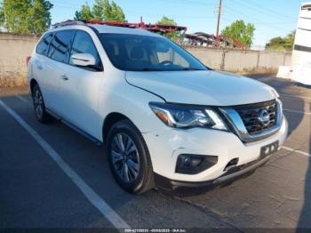  Salvage Nissan Pathfinder