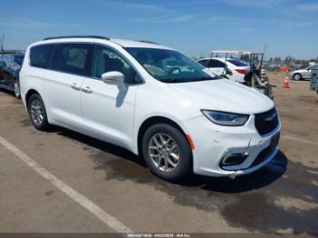  Salvage Chrysler Pacifica