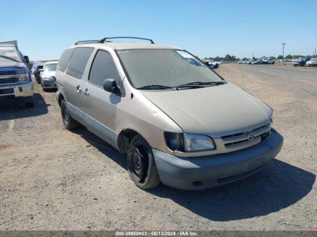  Salvage Toyota Sienna