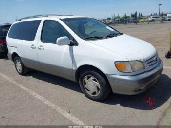  Salvage Toyota Sienna