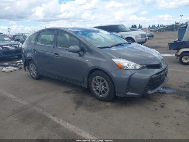  Salvage Toyota Prius v