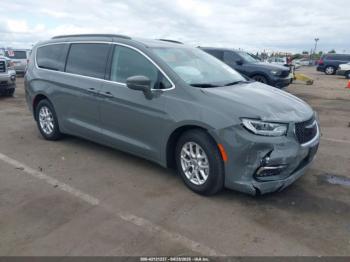  Salvage Chrysler Pacifica