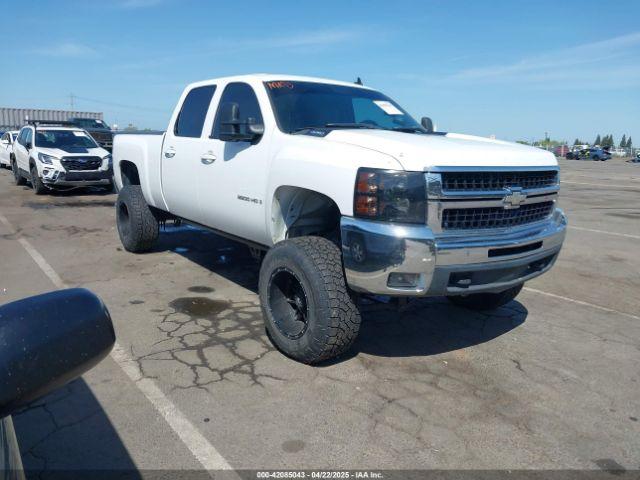  Salvage Chevrolet Silverado 2500