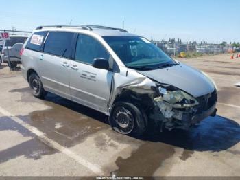  Salvage Toyota Sienna