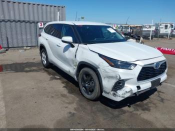  Salvage Toyota Highlander