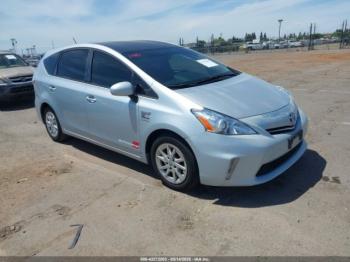  Salvage Toyota Prius v