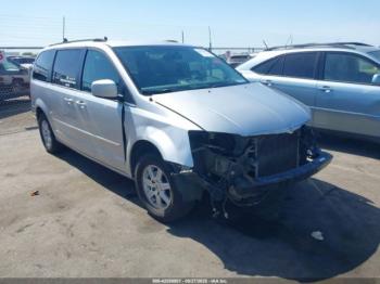  Salvage Chrysler Town & Country