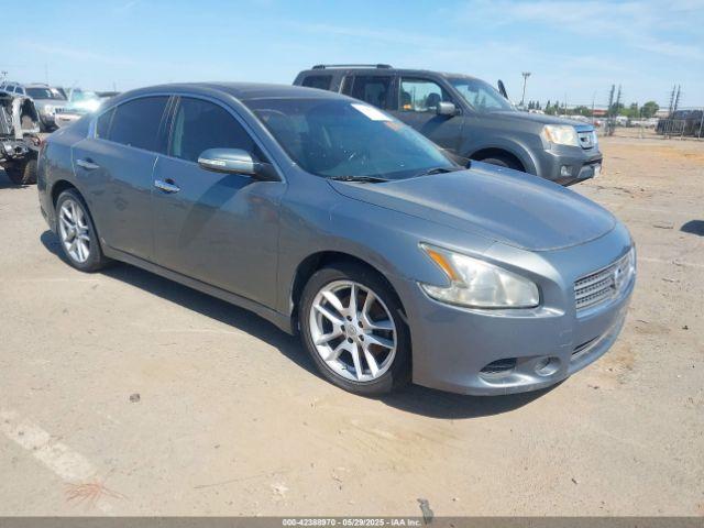  Salvage Nissan Maxima