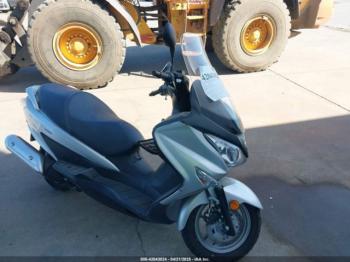  Salvage Suzuki Uh200