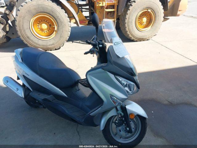  Salvage Suzuki Uh200