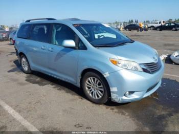  Salvage Toyota Sienna